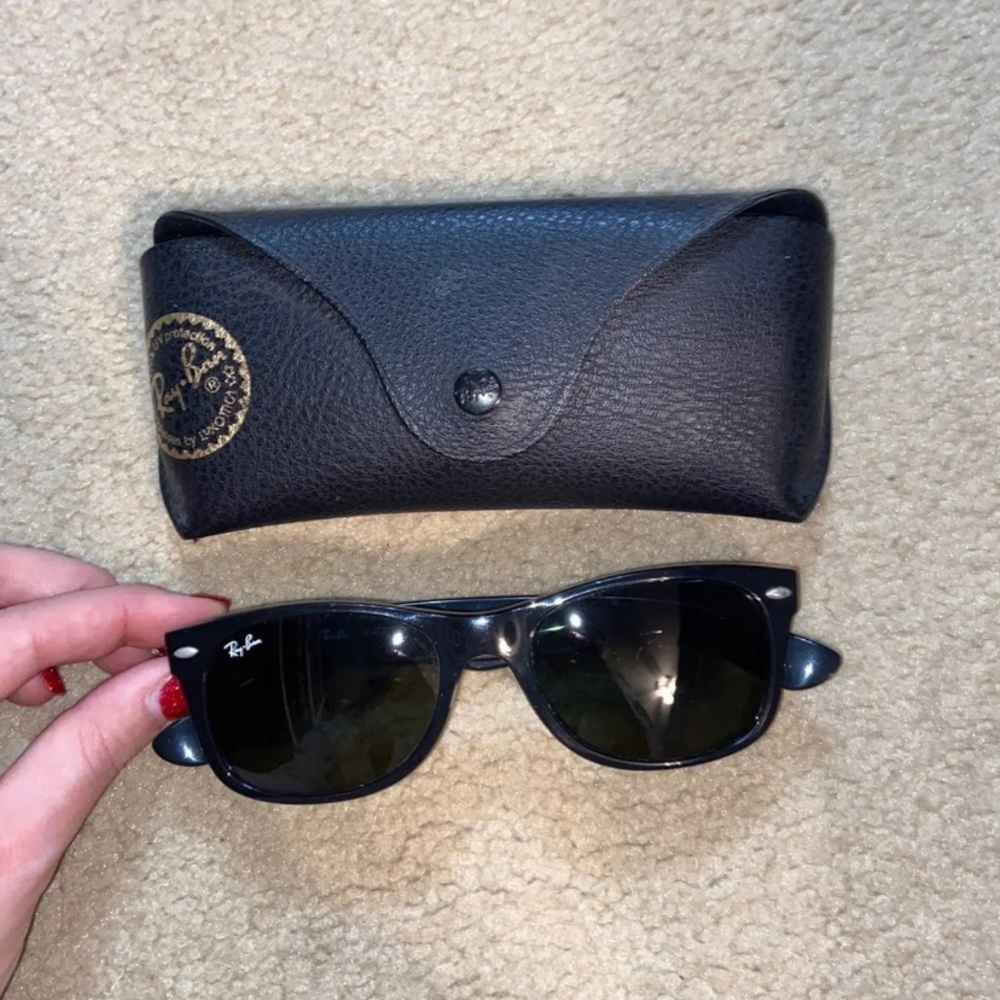 Women’s Ray-Ban sunglasses